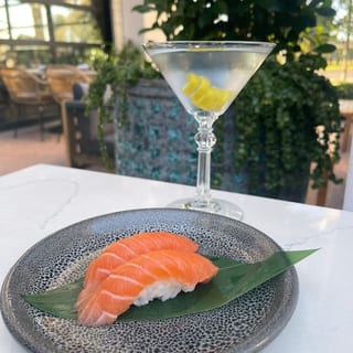Salmon Nigiri